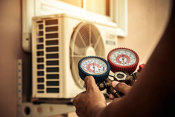 Professional Ac Installation technician working in Groveton, VA